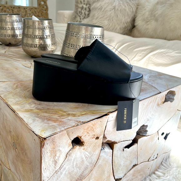 NWT FOREVER 21 PLATFORM SLIDES🦋🦋🦋 - Picture 4 of 11